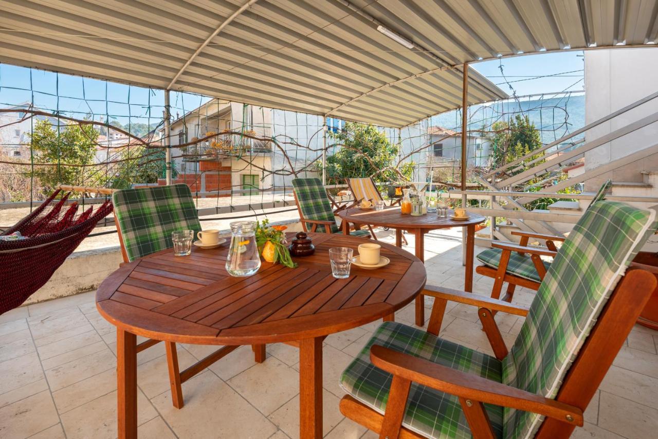 Apartments By The Sea Jelsa, Hvar - 11319 Jelsa  Exterior foto